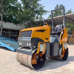 座驾式压路机ST1500